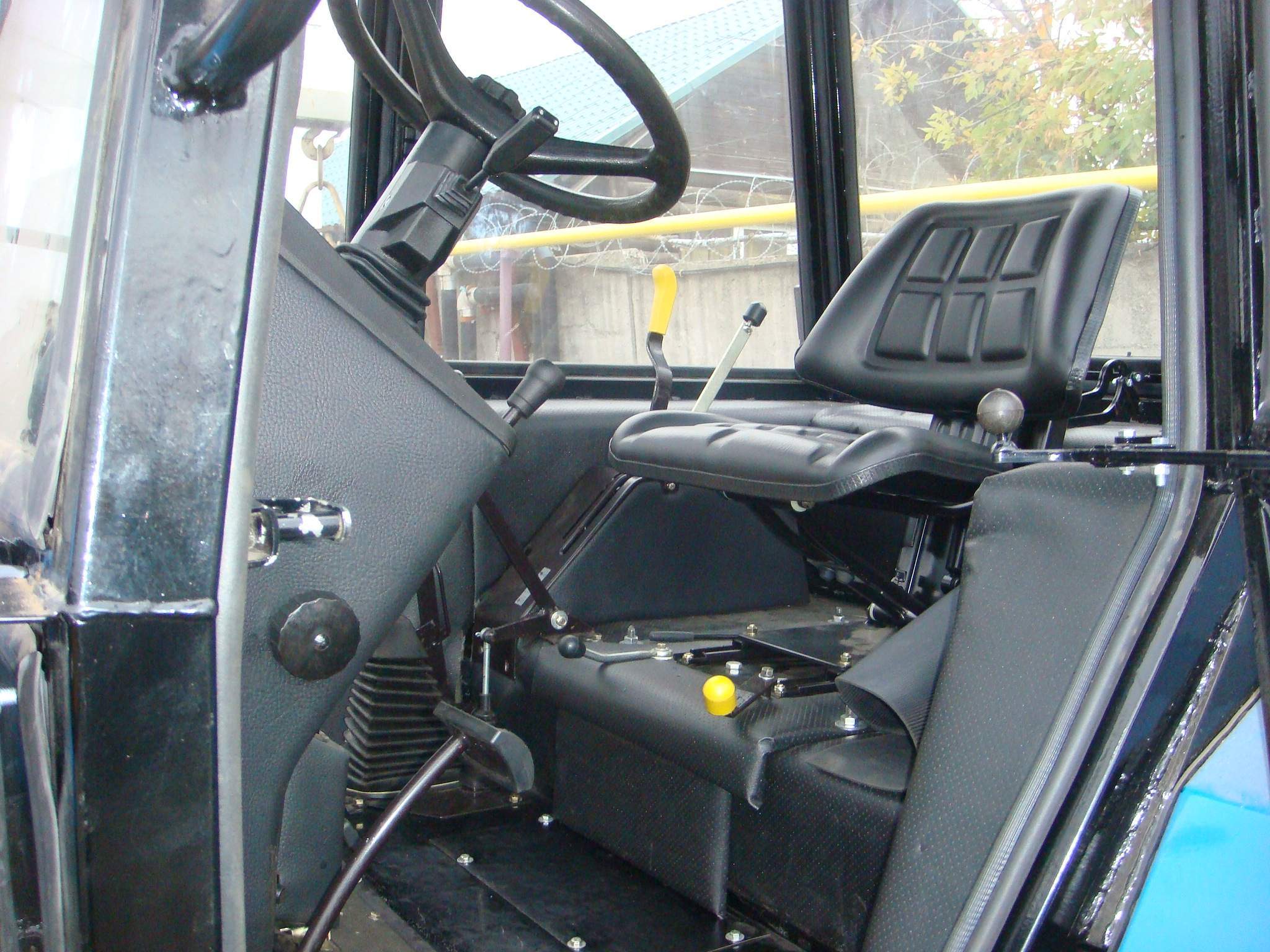 МТЗ-82 кабина