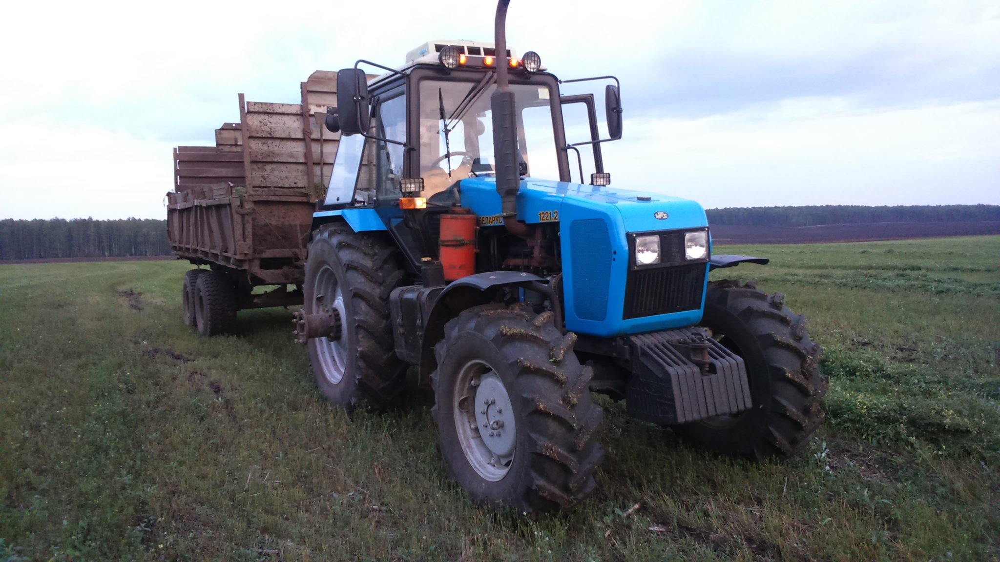 МТЗ 1221 