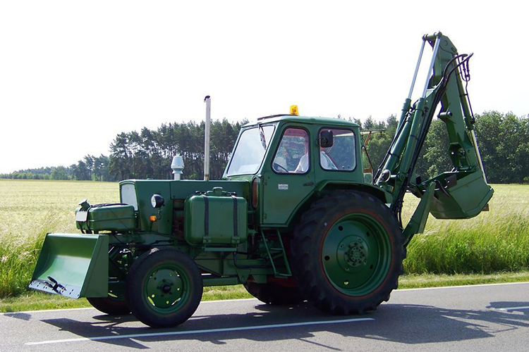 Экскаватор ЭО-2621 на базе ЮМЗ-6АЛ/6АМ