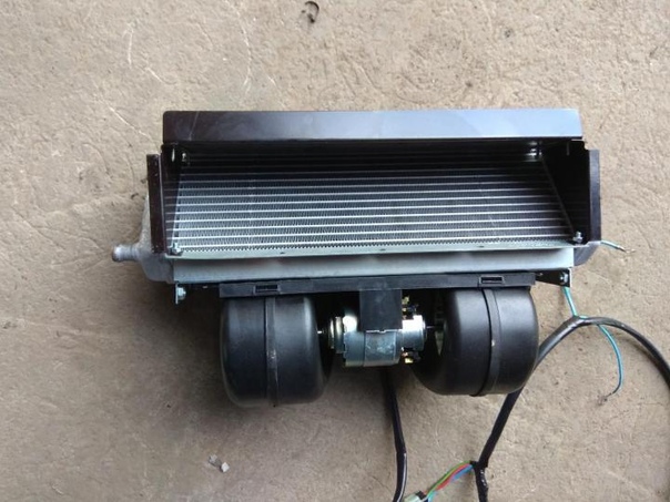 Система отопления и вентиляции кабины трактора