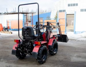 Минитрактор МТЗ с погрузчиком