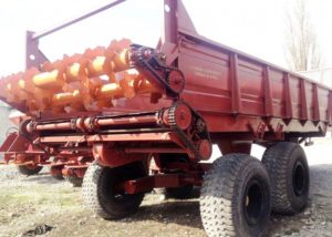 Разбрасыватель органических удобрений