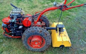 Мотоблок с почвенной фрезой