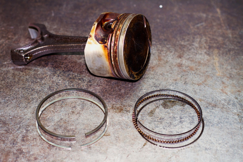 Поршень и кольца