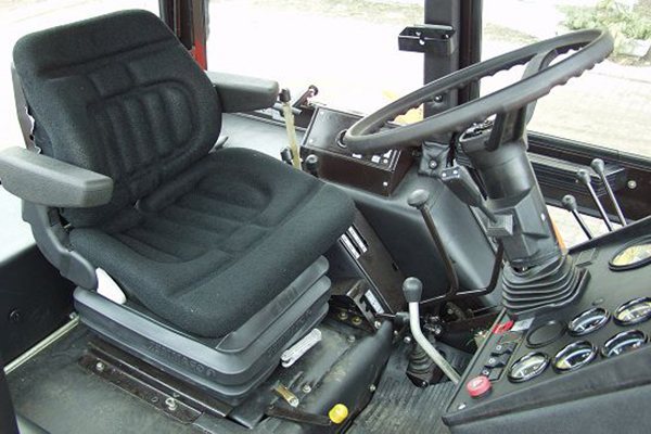 Кабина трактора МТЗ-1025