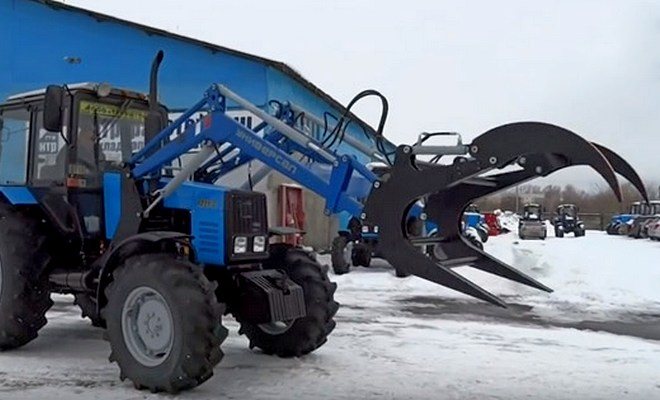 МТЗ с вилами